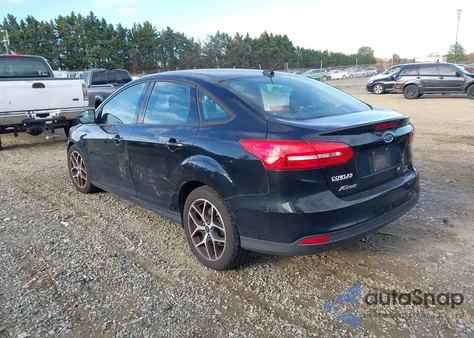 2018 Ford Focus Se z USA, uszkodzony, nr VIN 1FADP3FE7JL256840